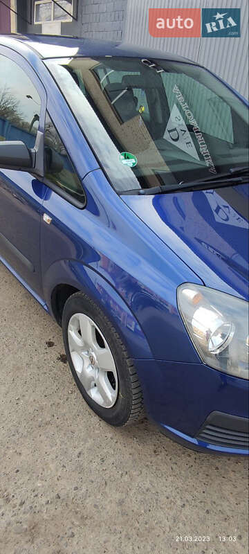 Минивэн Opel Zafira 2006 в Черновцах