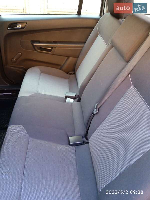 Мінівен Opel Zafira 2010 в Коломиї