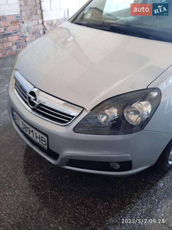 Мінівен Opel Zafira 2010 в Коломиї