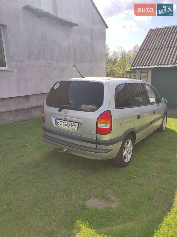 Минивэн Opel Zafira 2001 в Новояворовске