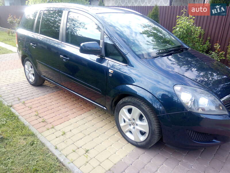 Минивэн Opel Zafira 2010 в Тячеве