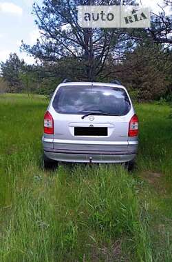 Минивэн Opel Zafira 2005 в Веселинове