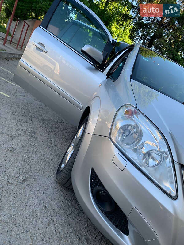 Минивэн Opel Zafira 2008 в Черновцах