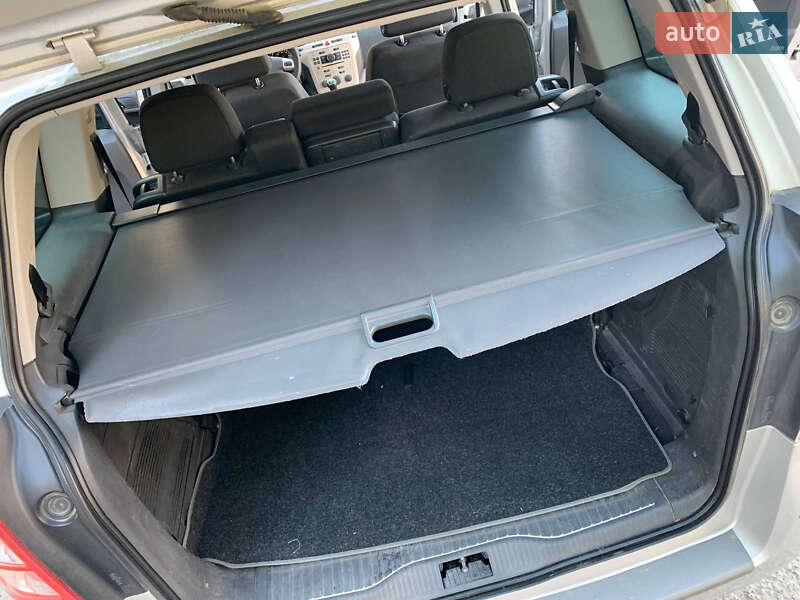 Минивэн Opel Zafira 2008 в Черновцах