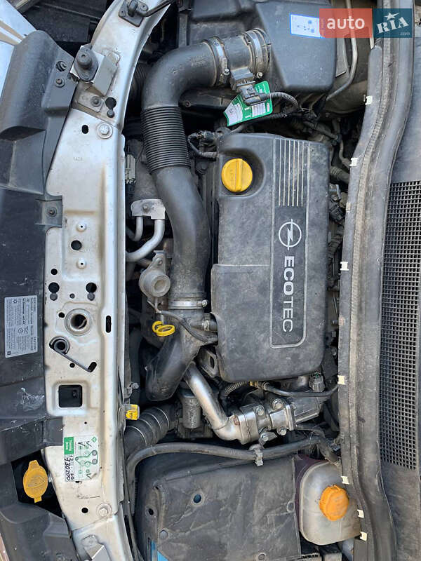 Минивэн Opel Zafira 2008 в Черновцах