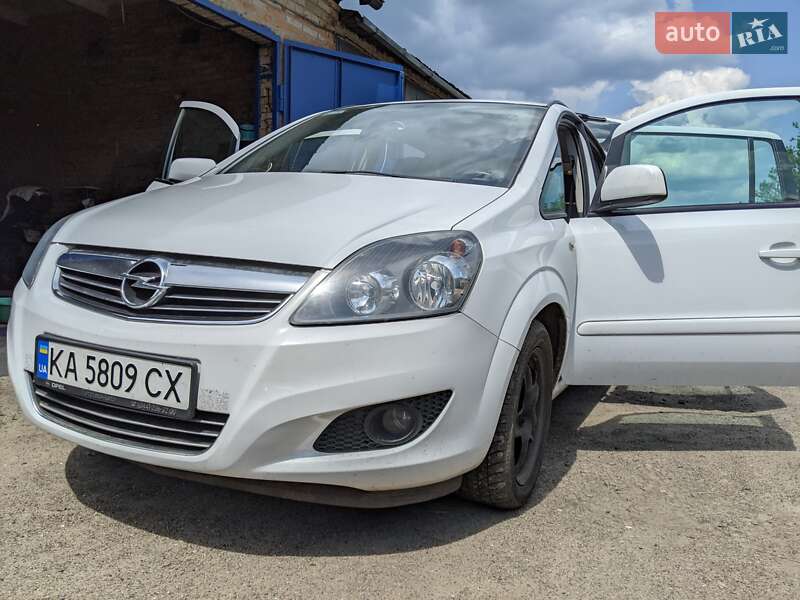 Мінівен Opel Zafira 2012 в Конотопі