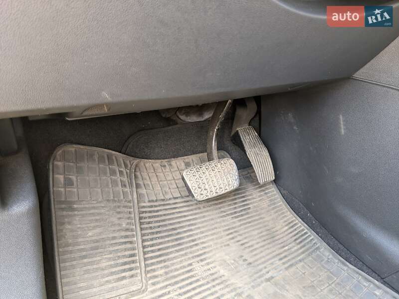 Мінівен Opel Zafira 2012 в Конотопі