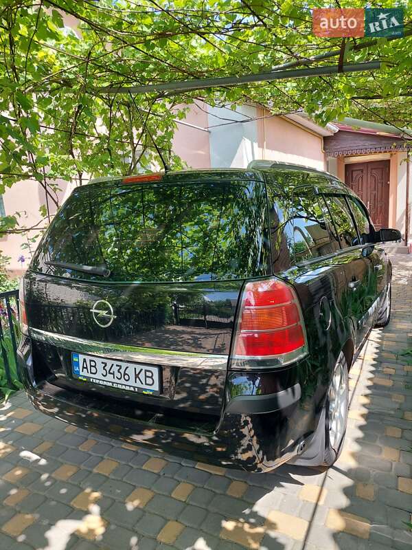Минивэн Opel Zafira 2007 в Калиновке