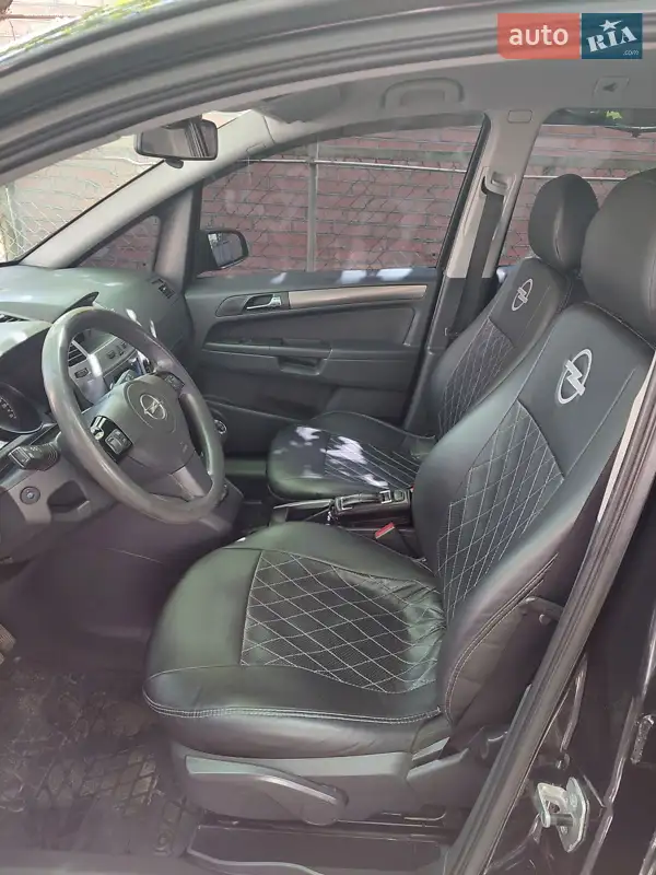 Минивэн Opel Zafira 2007 в 