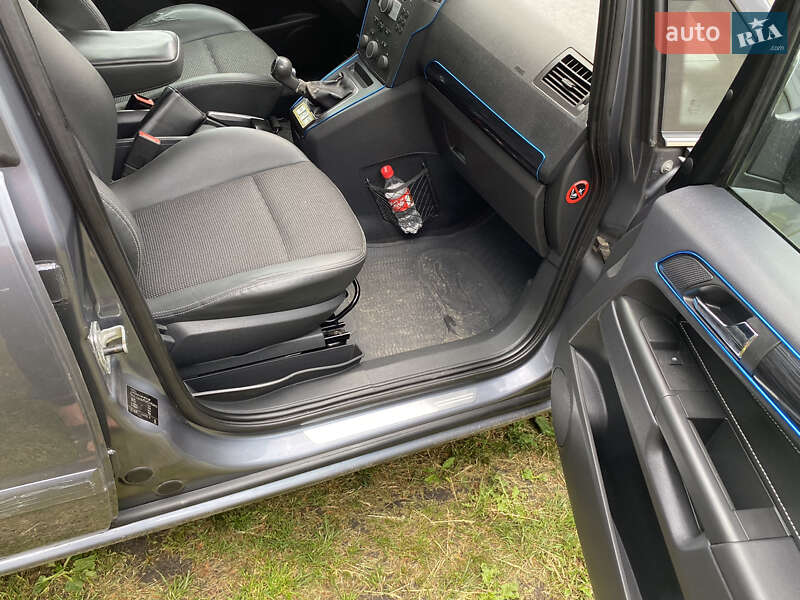 Мінівен Opel Zafira 2005 в Києві
