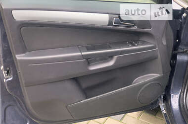 Минивэн Opel Zafira 2011 в 