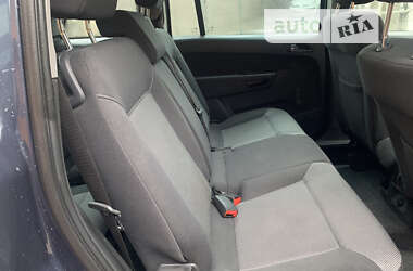Минивэн Opel Zafira 2011 в 