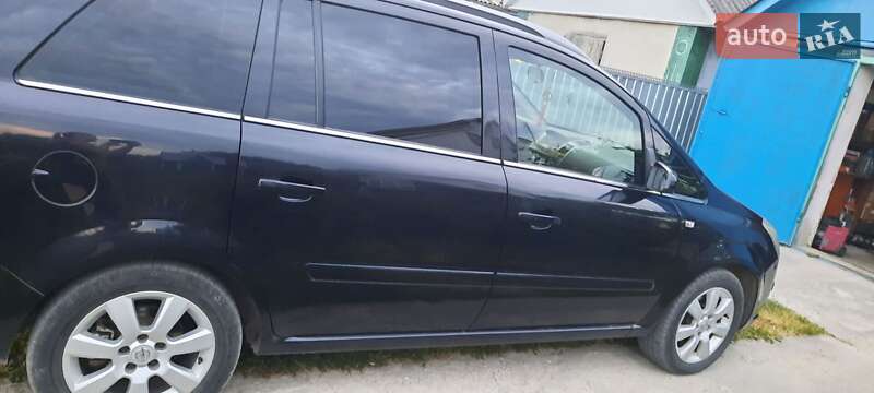 Минивэн Opel Zafira 2006 в Баре