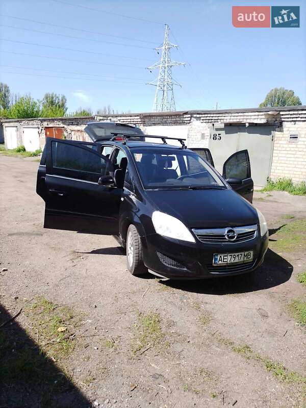 Минивэн Opel Zafira 2008 в Каменском