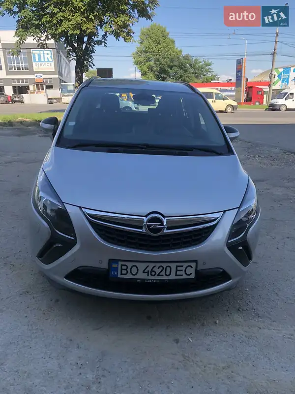 Opel Zafira 2016