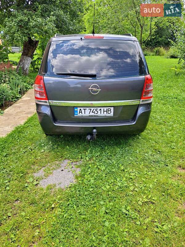 Минивэн Opel Zafira 2008 в Долине фото 15 Минивэн Opel Zafira 2008 в Долине