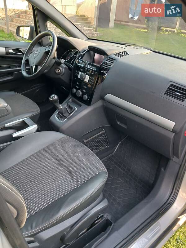 Мінівен Opel Zafira 2009 в Локачах