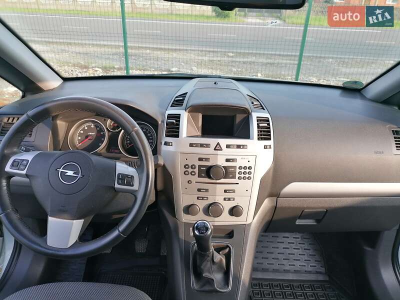 Минивэн Opel Zafira 2009 в Львове