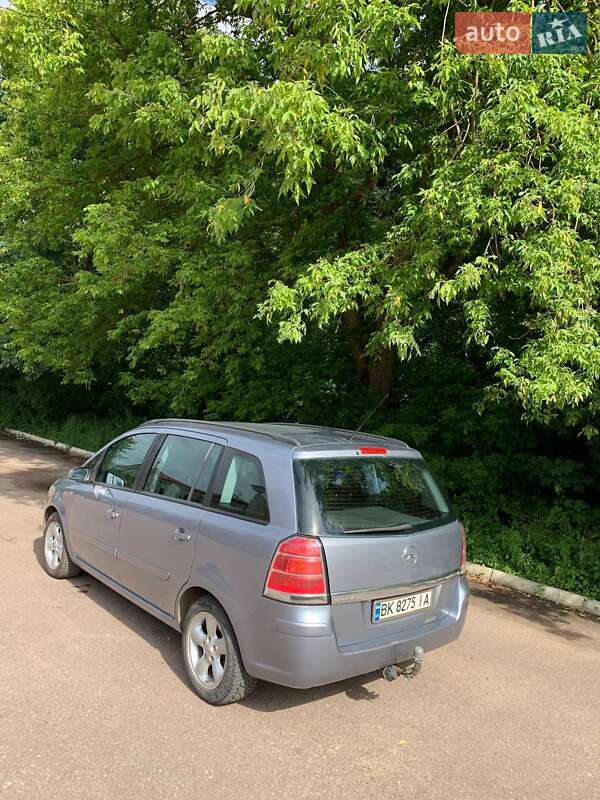 Мінівен Opel Zafira 2005 в Радивиліві