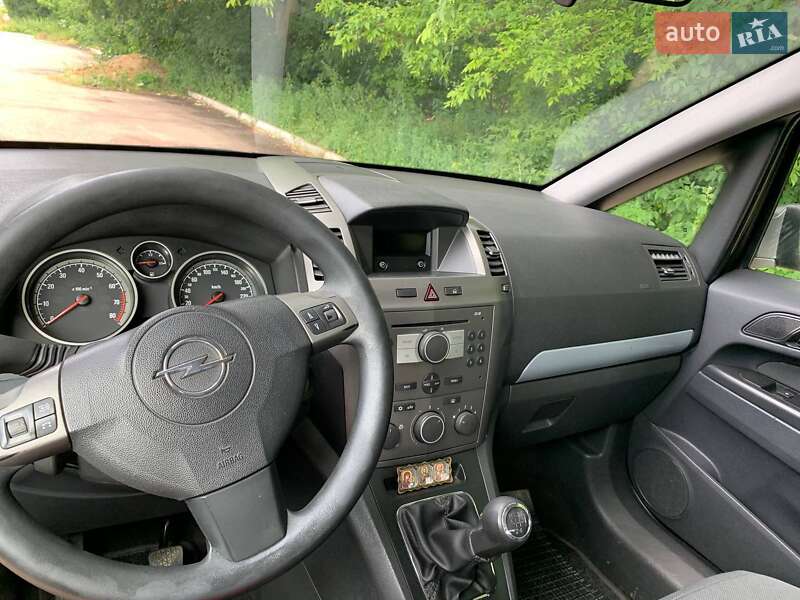 Мінівен Opel Zafira 2005 в Радивиліві