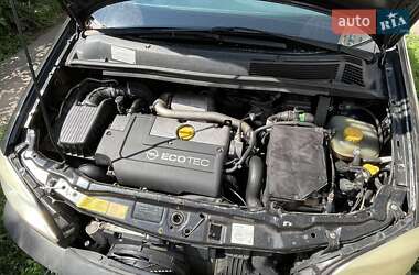 Минивэн Opel Zafira 2001 в 