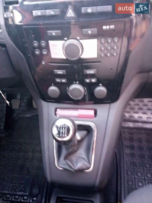 Минивэн Opel Zafira 2009 в Кагарлыке