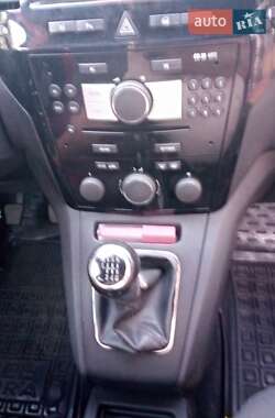 Минивэн Opel Zafira 2009 в 