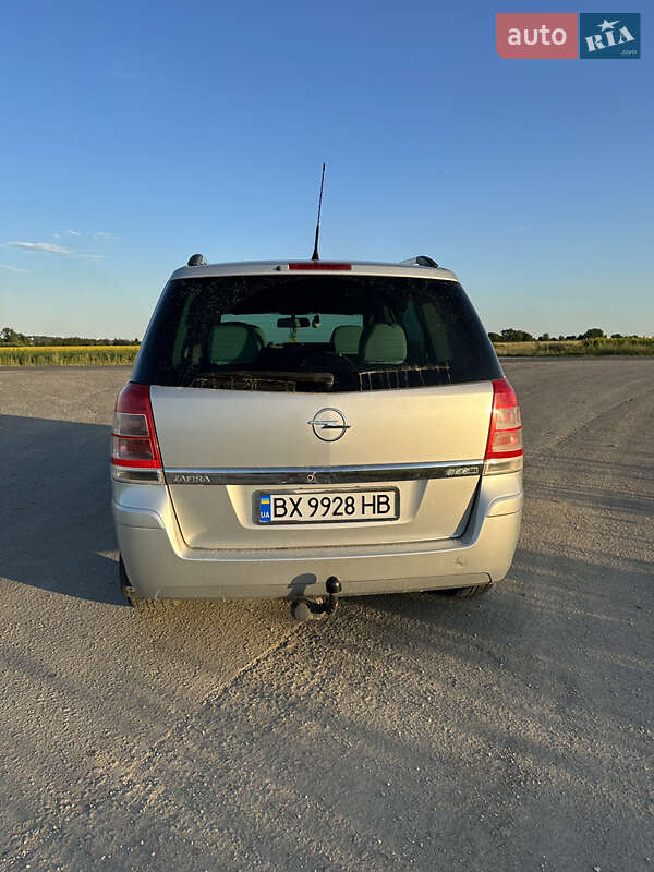 Минивэн Opel Zafira 2011 в Каменец-Подольском