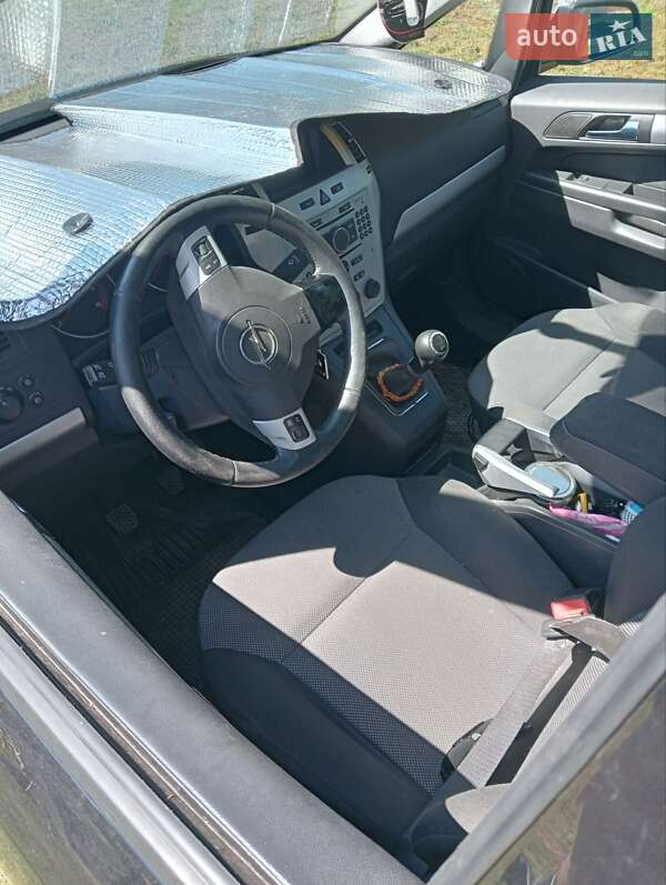 Минивэн Opel Zafira 2009 в Львове
