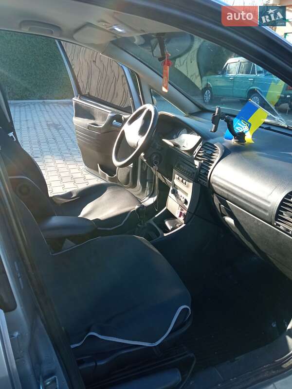 Минивэн Opel Zafira 2005 в Турке