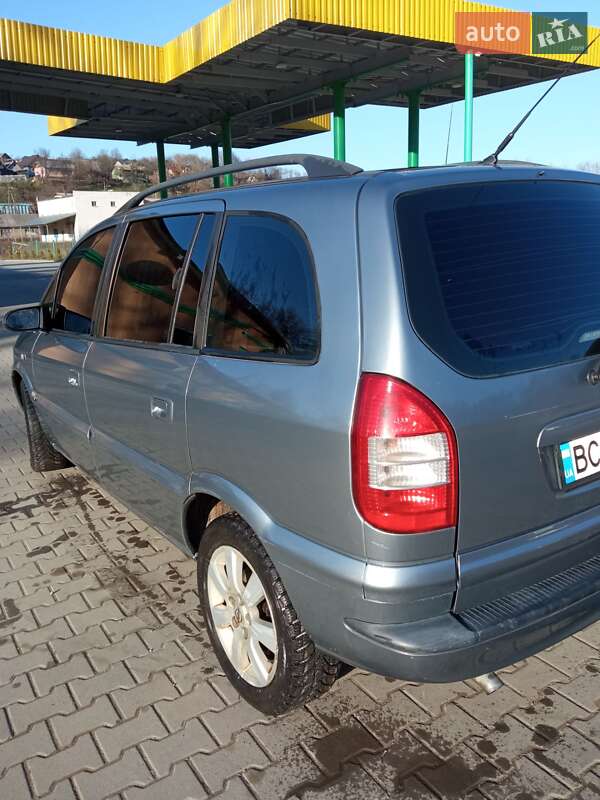 Минивэн Opel Zafira 2005 в Турке