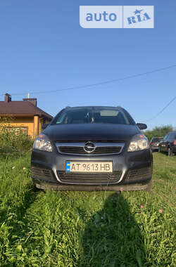 Минивэн Opel Zafira 2006 в Коломые