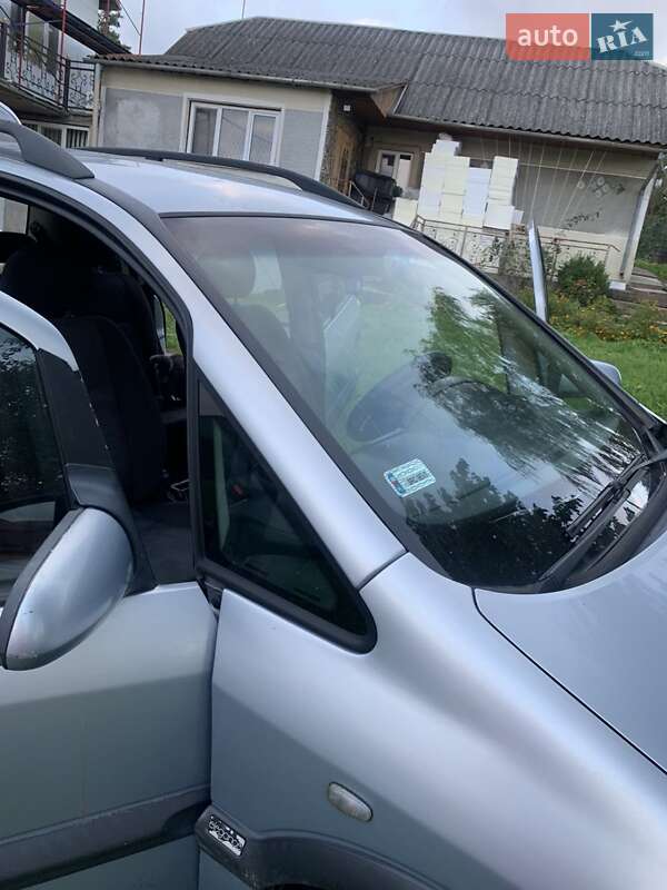 Мінівен Opel Zafira 2000 в Львові