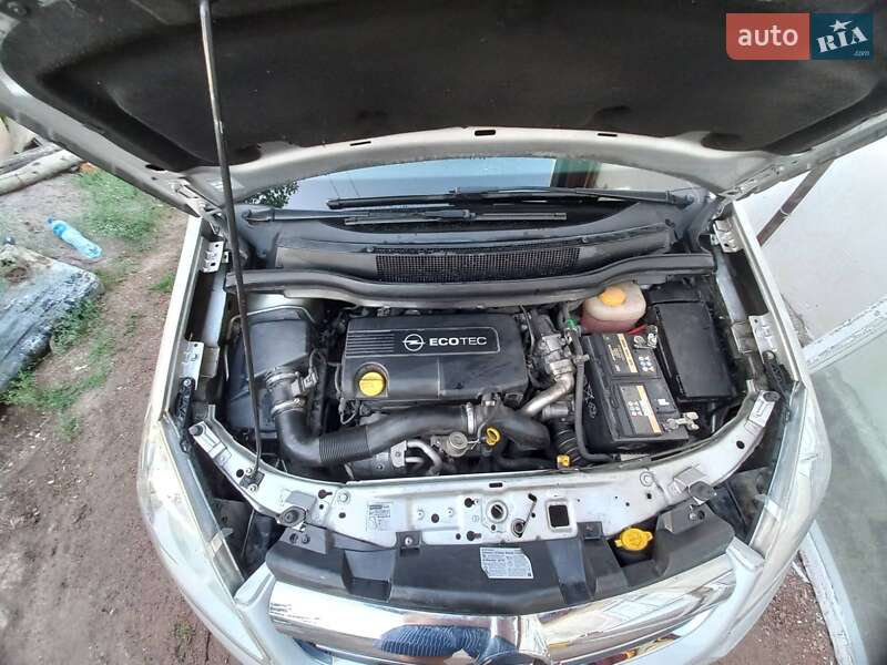 Мінівен Opel Zafira 2010 в Коростені