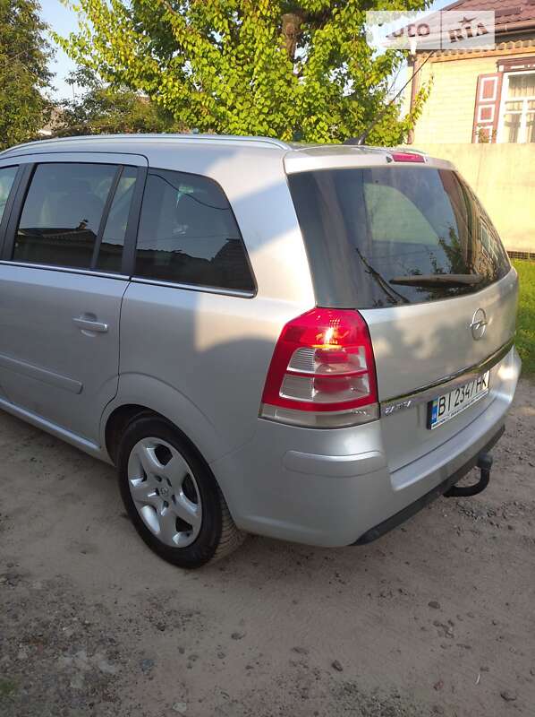 Мінівен Opel Zafira 2010 в Кременчуці