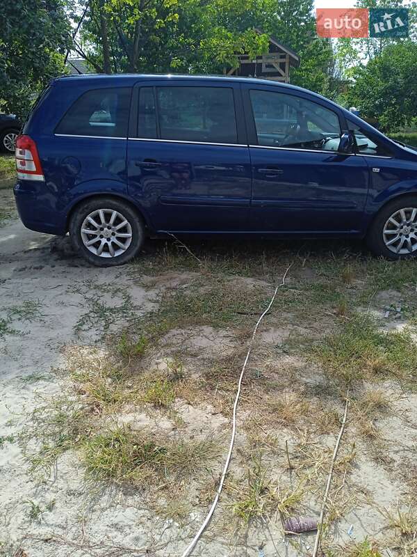 Opel Zafira 2012