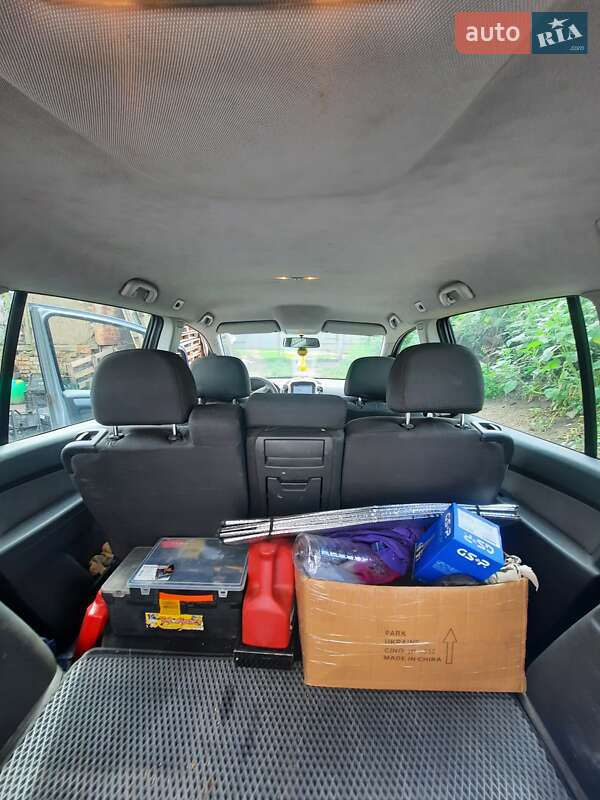 Минивэн Opel Zafira 2005 в Харькове