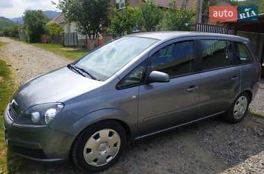 Минивэн Opel Zafira 2006 в Сваляве