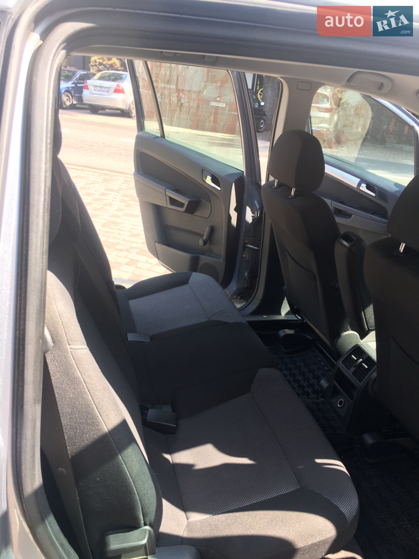 2010 Opel Zafira - мініатюра 11