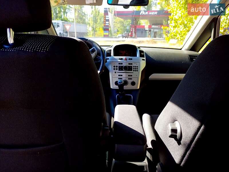 Opel Zafira 2011