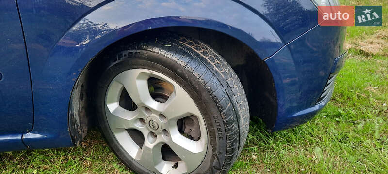 Мінівен Opel Zafira 2005 в Львові