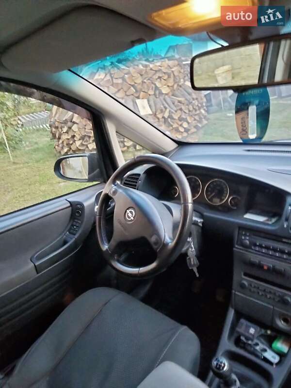 Мінівен Opel Zafira 2004 в Івано-Франківську