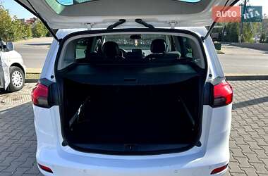 Мікровен Opel Zafira 2015 в Чернівцях