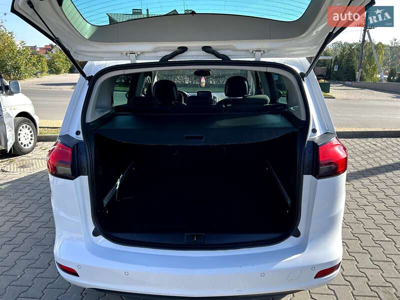 Мікровен Opel Zafira 2015 в Чернівцях