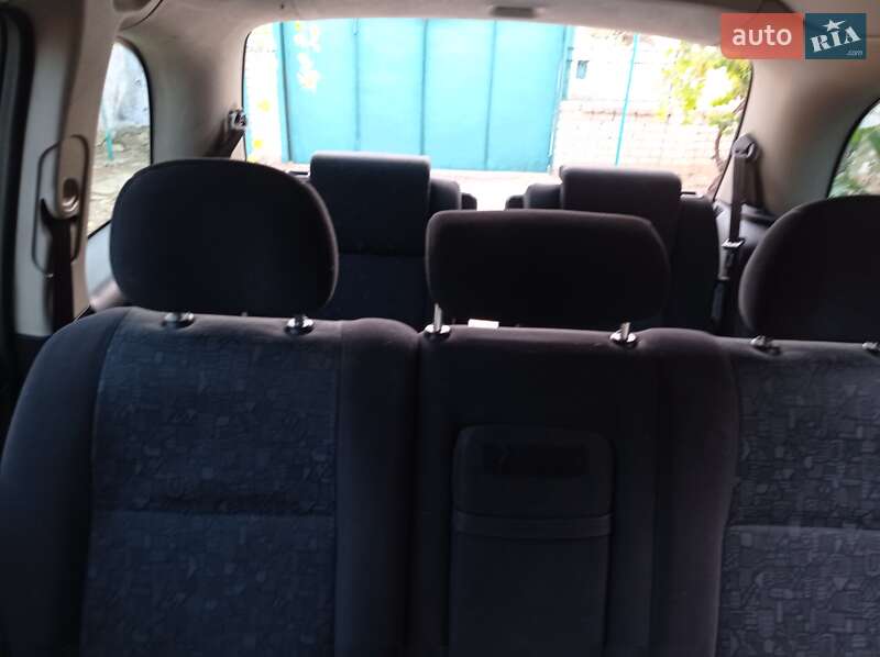Мінівен Opel Zafira 2000 в Вітовському районі
