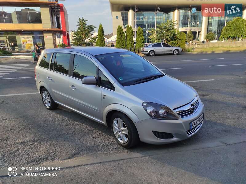 Мінівен Opel Zafira 2010 в Києві