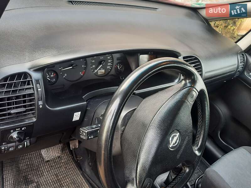 Минивэн Opel Zafira 2000 в Ровно фото 9 Минивэн Opel Zafira 2000 в Ровно