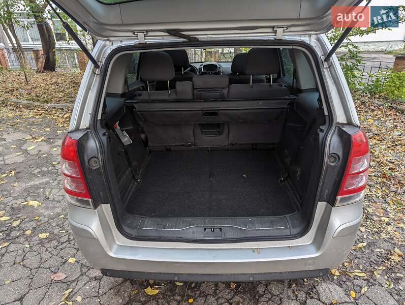 Минивэн Opel Zafira 2010 в Полтаве