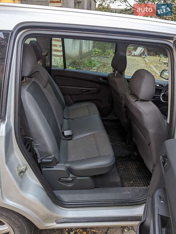 Минивэн Opel Zafira 2010 в Полтаве