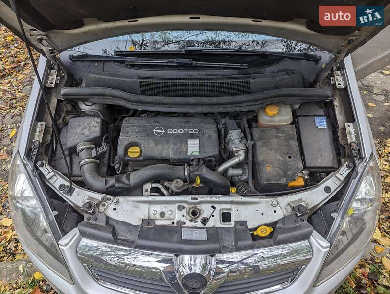 Минивэн Opel Zafira 2010 в Полтаве